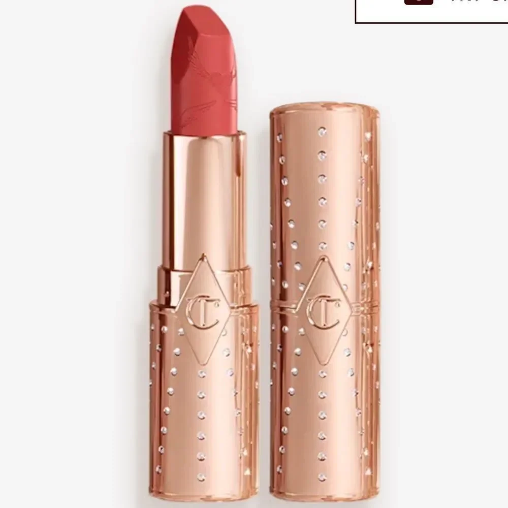 Charlotte Tilbury MATTE REVOLUTION in MRS KISSES